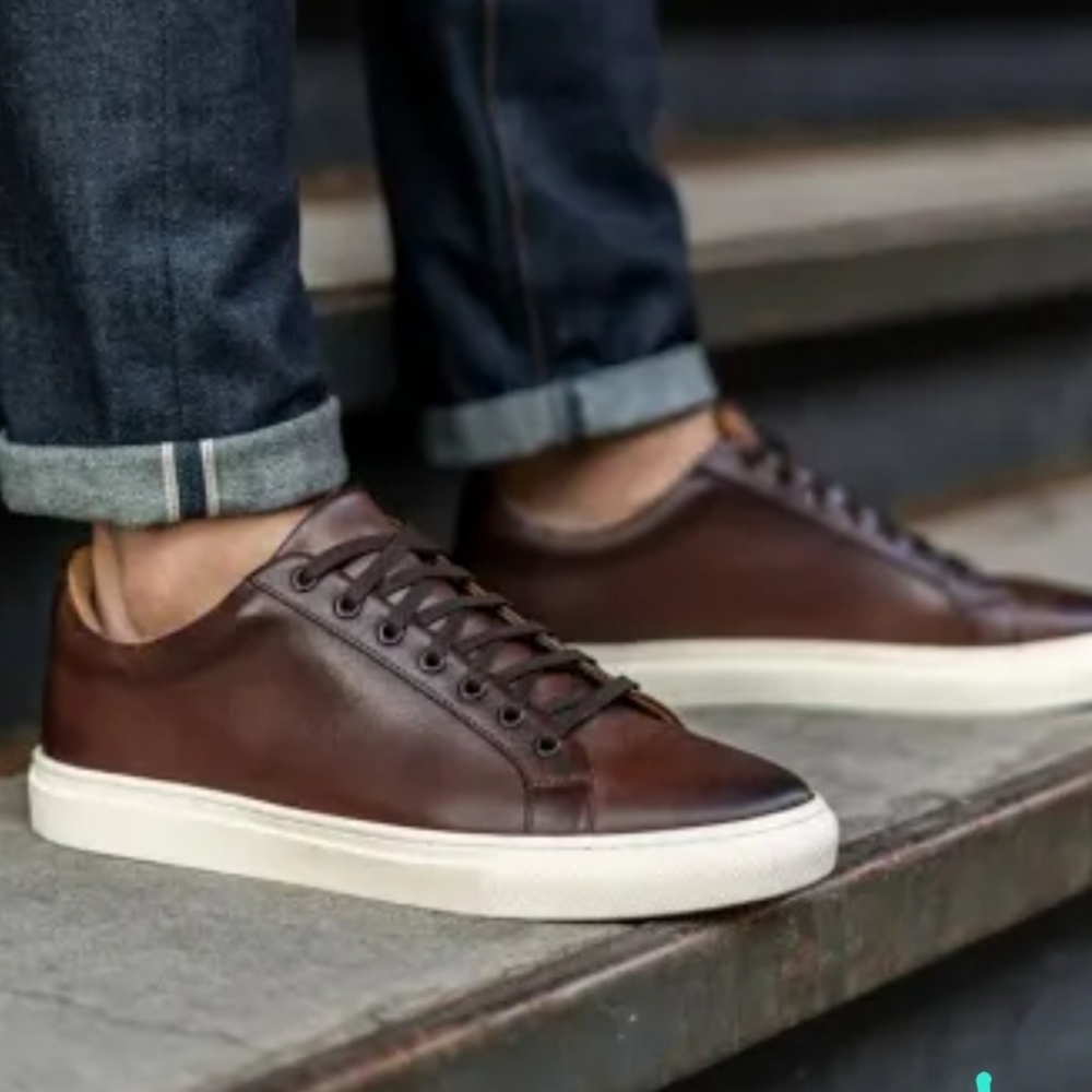 Men shous.  size 12